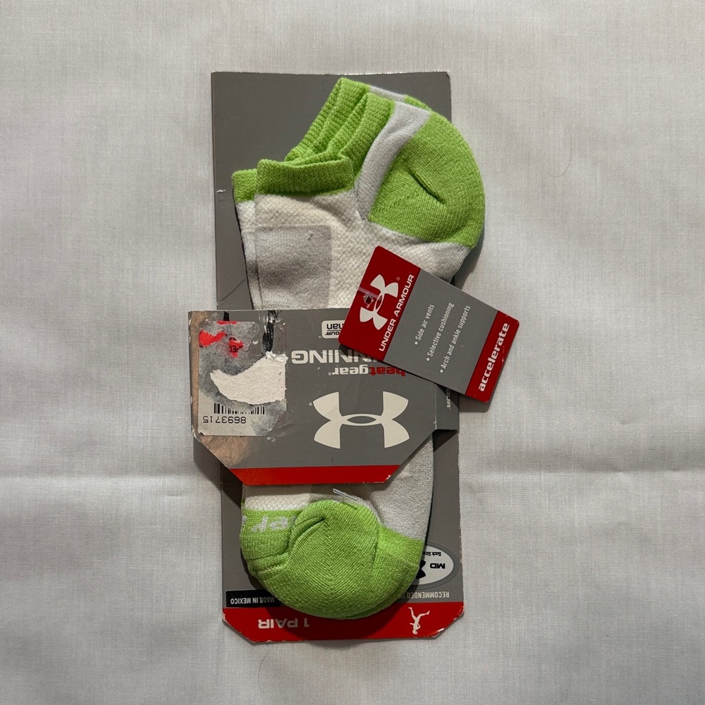 Under Armour uaiwoman Running Socks in Green and White Medium size 7-10.5